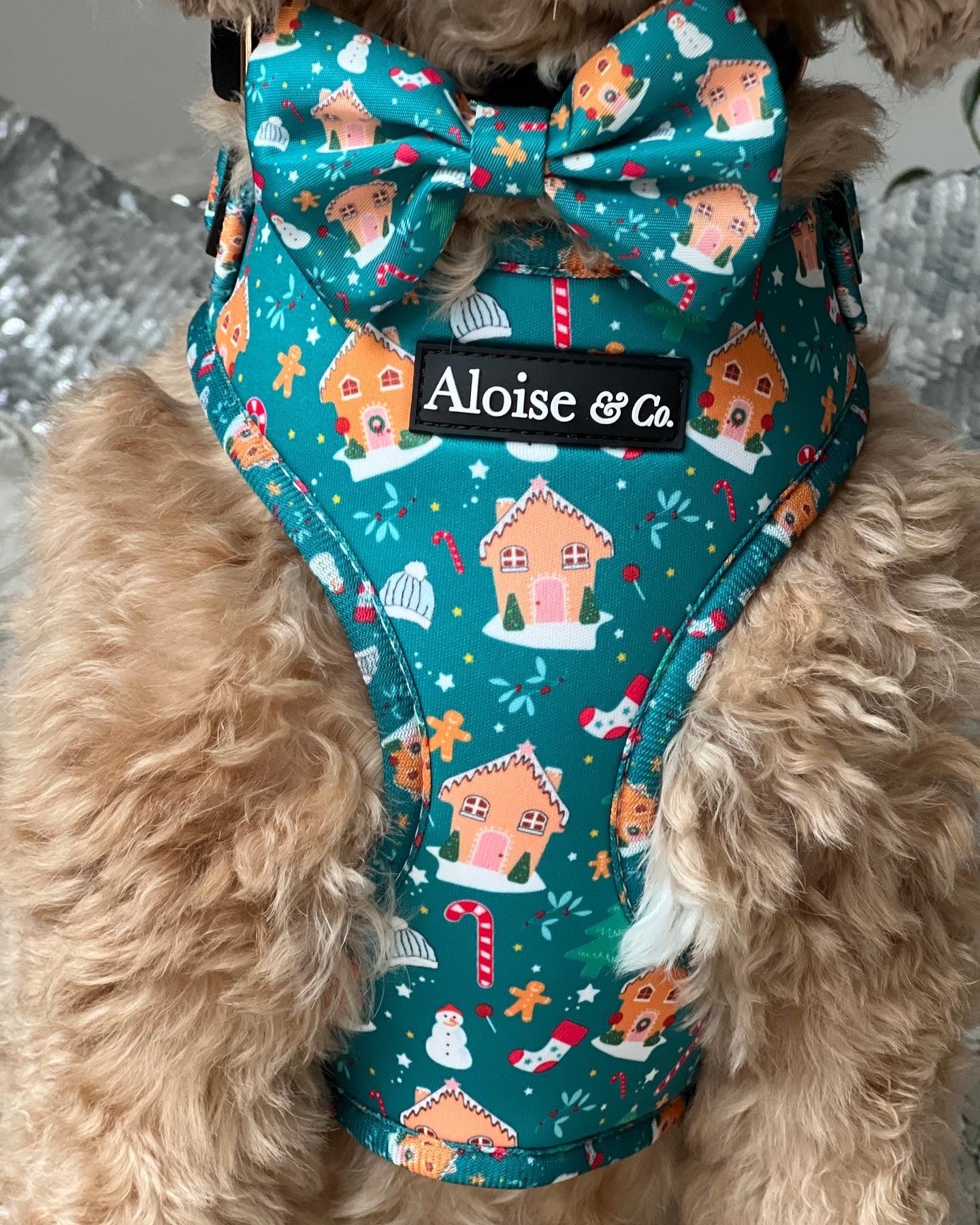 Ginger Bread Kisses and Christmas Wishes Bow Tie