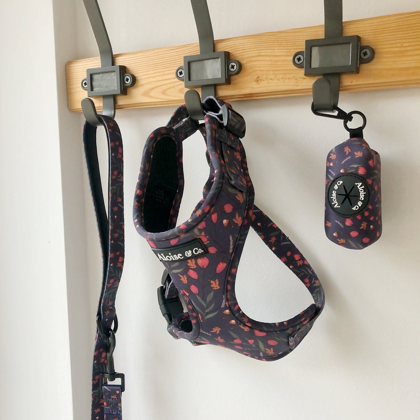 Winter Berries - Poo bag holder bag holder